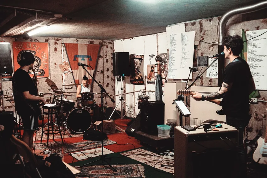 Alo & the Rhythm bubble